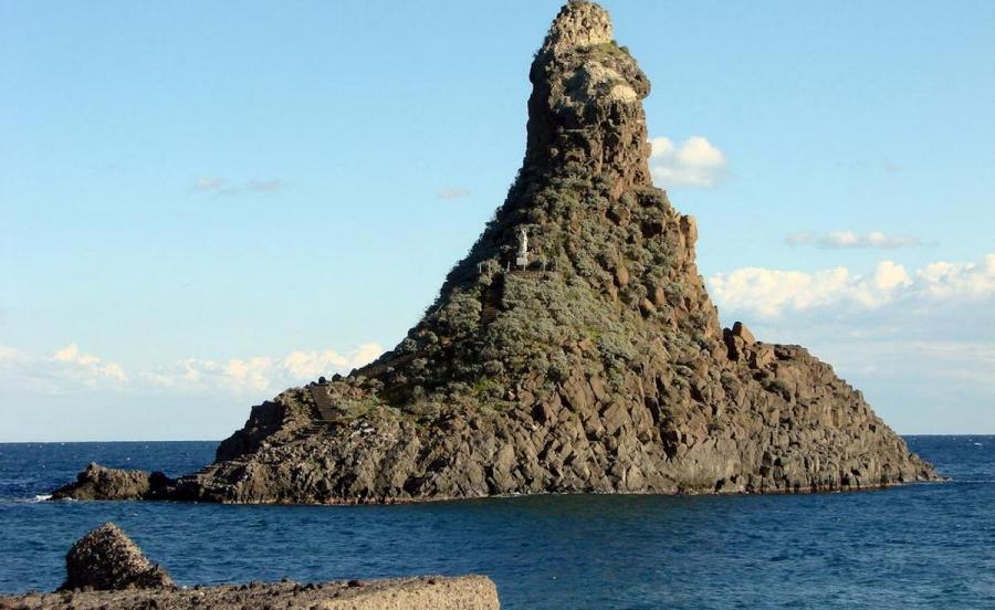 Shore Excursions From Taormina To Mount Etna And The Cyclops Coast